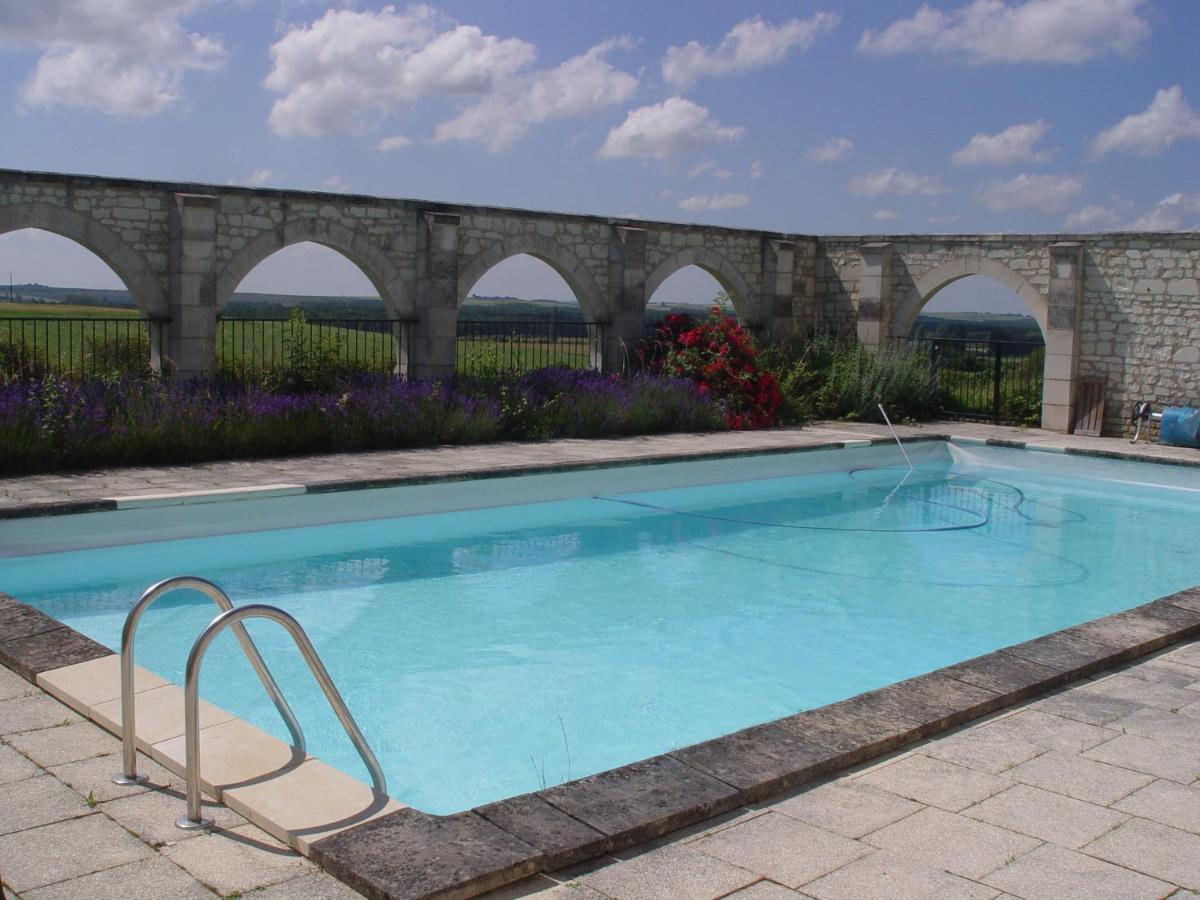 Gite Du Manoir Des Roches Saires Exterior foto